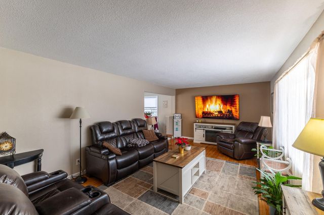 11725 Bittersweet Street NW, Coon Rapids, MN 55433