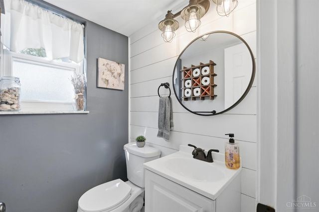8949 Paw Paw Lane, Sycamore Twp, OH 45236