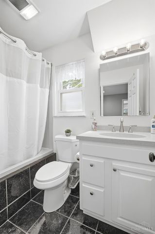 8949 Paw Paw Lane, Sycamore Twp, OH 45236