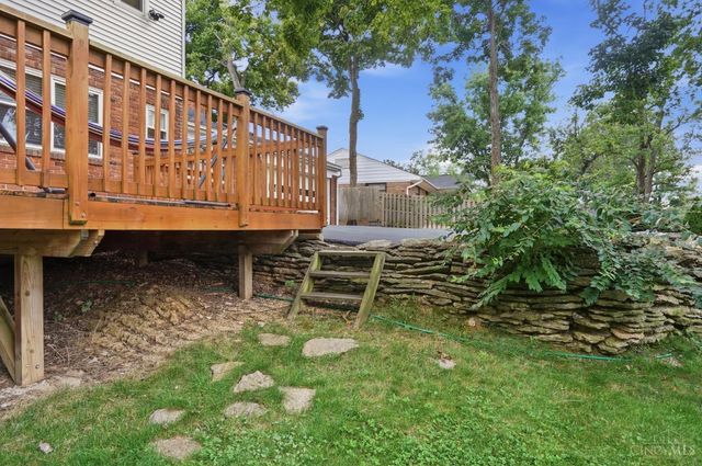 8949 Paw Paw Lane, Sycamore Twp, OH 45236