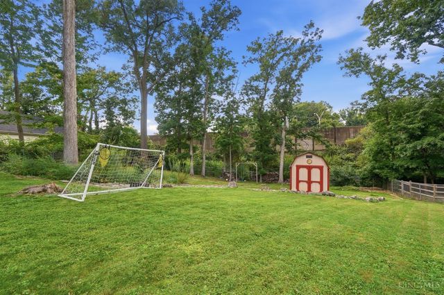8949 Paw Paw Lane, Sycamore Twp, OH 45236