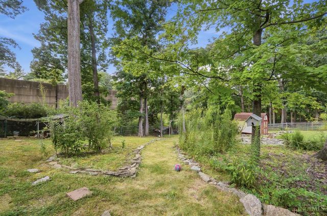 8949 Paw Paw Lane, Sycamore Twp, OH 45236