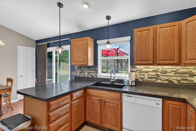 662 Tierney Avenue, Highland, MI 48356