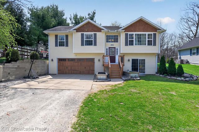 662 Tierney Avenue, Highland, MI 48356