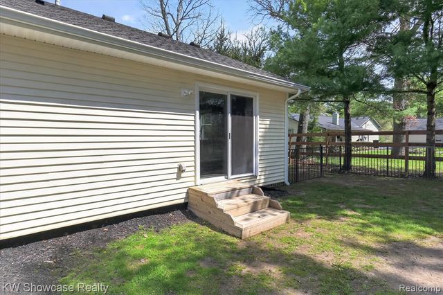 662 Tierney Avenue, Highland, MI 48356