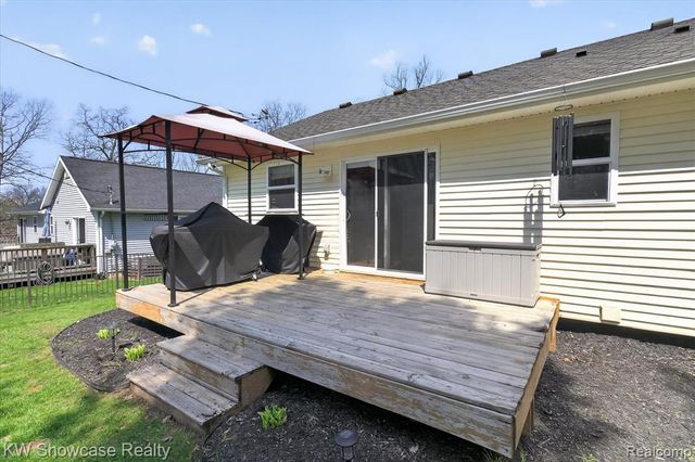 662 Tierney Avenue, Highland, MI 48356