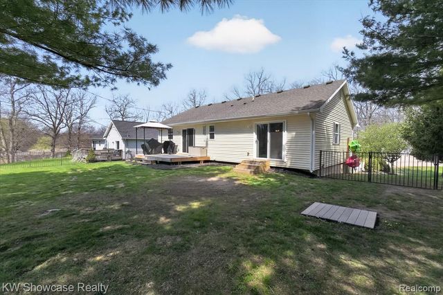 662 Tierney Avenue, Highland, MI 48356