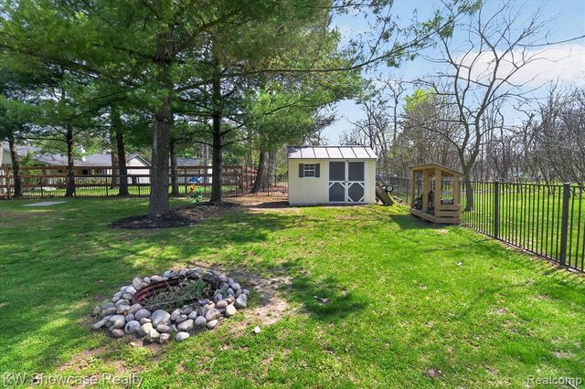 662 Tierney Avenue, Highland, MI 48356