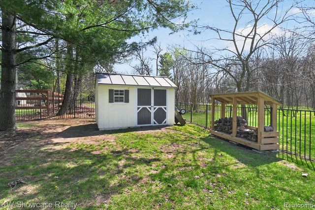 662 Tierney Avenue, Highland, MI 48356