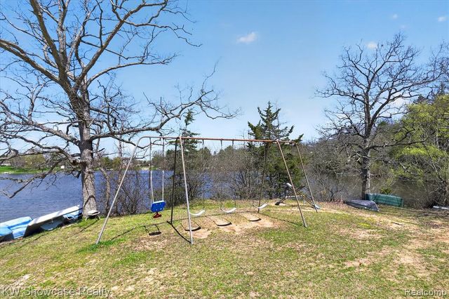 662 Tierney Avenue, Highland, MI 48356