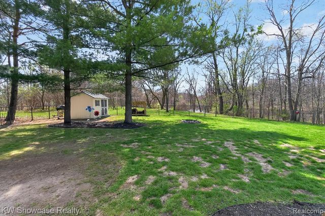 662 Tierney Avenue, Highland, MI 48356
