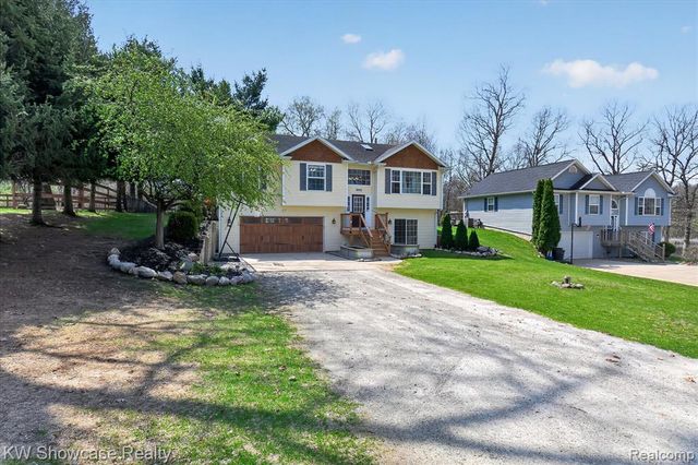 662 Tierney Avenue, Highland, MI 48356