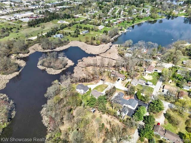 662 Tierney Avenue, Highland, MI 48356