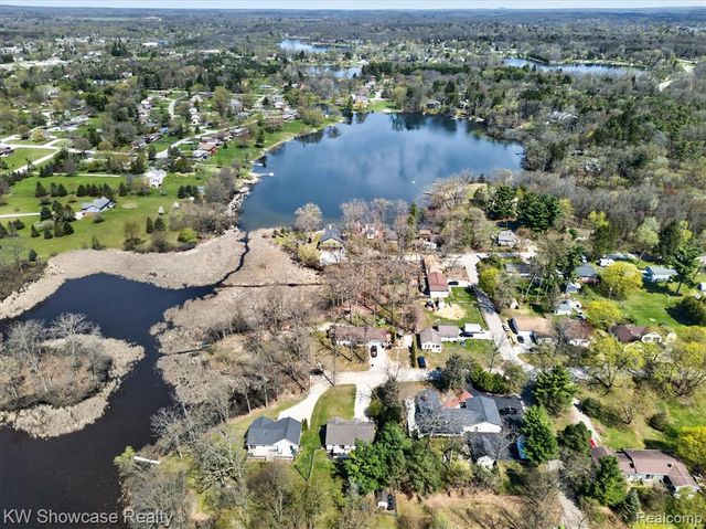 662 Tierney Avenue, Highland, MI 48356