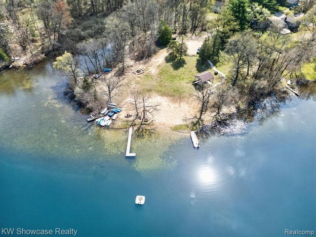 662 Tierney Avenue, Highland, MI 48356