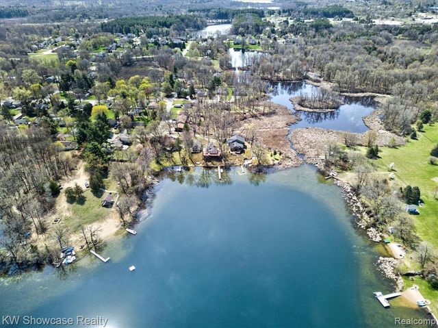662 Tierney Avenue, Highland, MI 48356