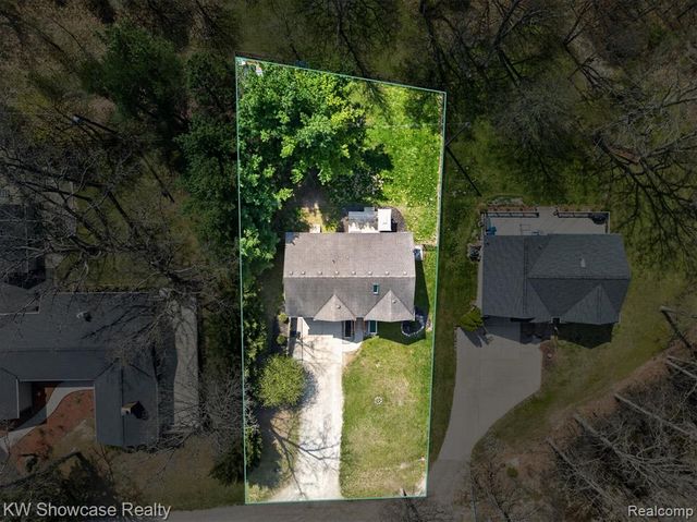 662 Tierney Avenue, Highland, MI 48356
