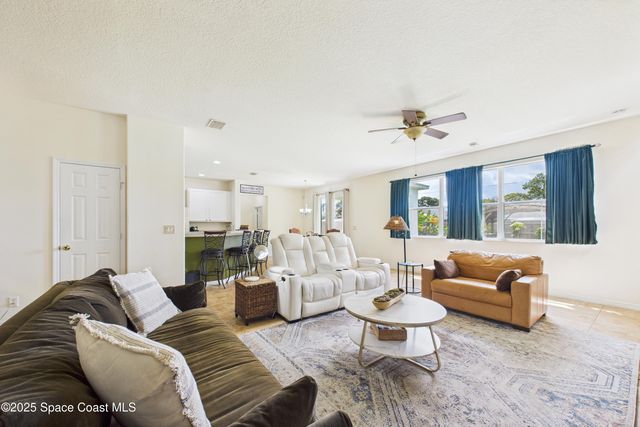 818 Boeing Street NE, Palm Bay, FL 32907