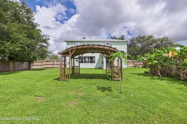 818 Boeing Street NE, Palm Bay, FL 32907