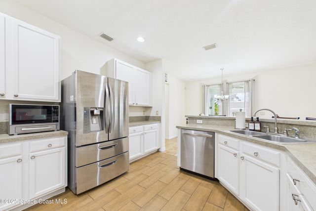 818 Boeing Street NE, Palm Bay, FL 32907