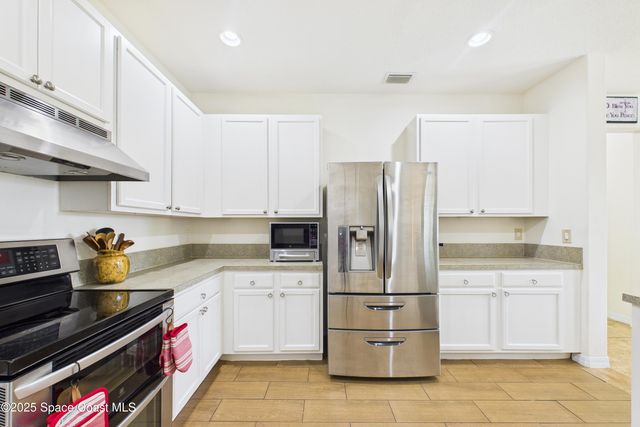 818 Boeing Street NE, Palm Bay, FL 32907