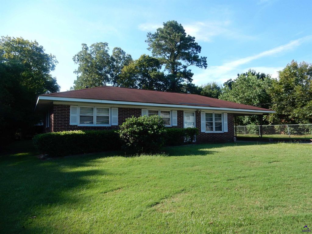 3900 Lindsey Drive, Macon, GA 31206