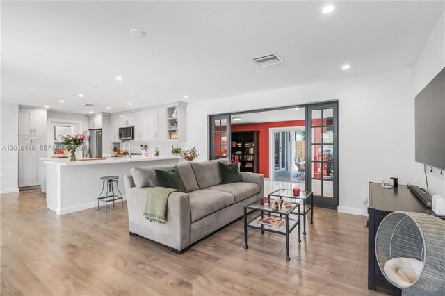 1705 NE 24th St, Wilton Manors, FL 33305