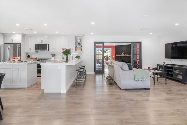 1705 NE 24th St, Wilton Manors, FL 33305