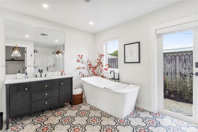 1705 NE 24th St, Wilton Manors, FL 33305