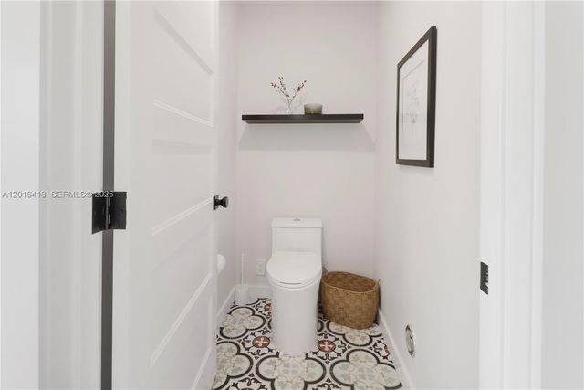 1705 NE 24th St, Wilton Manors, FL 33305