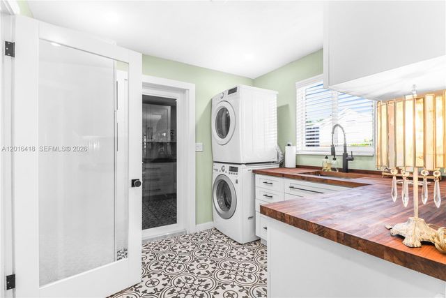 1705 NE 24th St, Wilton Manors, FL 33305