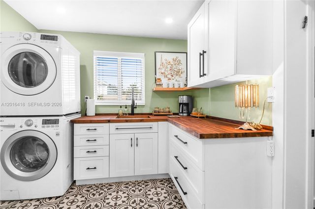 1705 NE 24th St, Wilton Manors, FL 33305