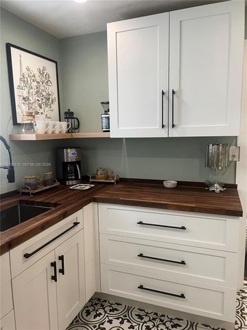 1705 NE 24th St, Wilton Manors, FL 33305