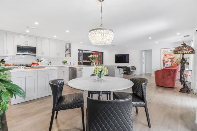 1705 NE 24th St, Wilton Manors, FL 33305