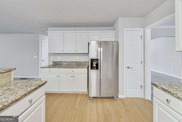 326 Canterbury Plac Drive, Suwanee, GA 30024