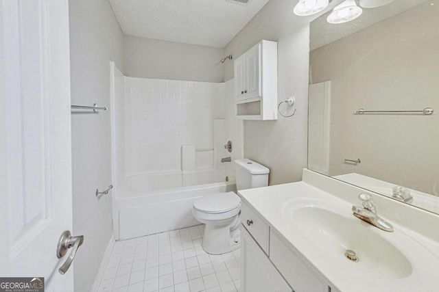 326 Canterbury Plac Drive, Suwanee, GA 30024