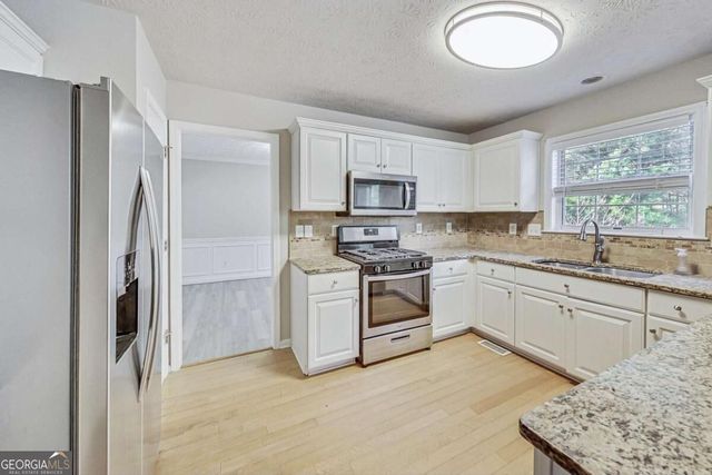326 Canterbury Plac Drive, Suwanee, GA 30024