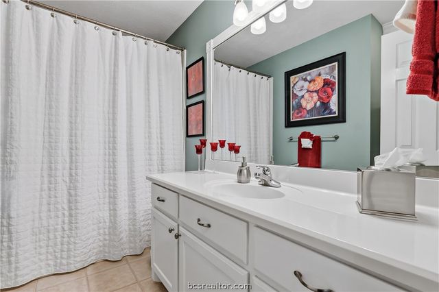 401 Sapphire Drive, College Station, TX 77845