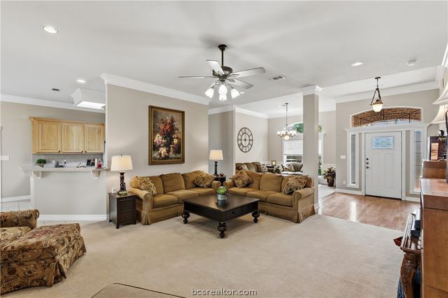 401 Sapphire Drive, College Station, TX 77845