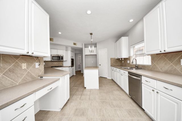 1611 Barton Creek Trail, Katy, TX 77450