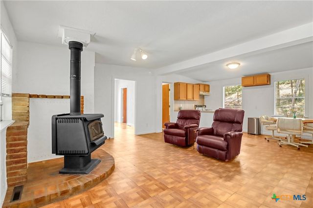 1300 Keller Lane, Seguin, TX 78155