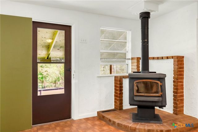 1300 Keller Lane, Seguin, TX 78155