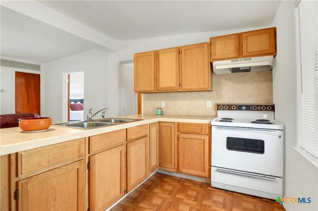 1300 Keller Lane, Seguin, TX 78155