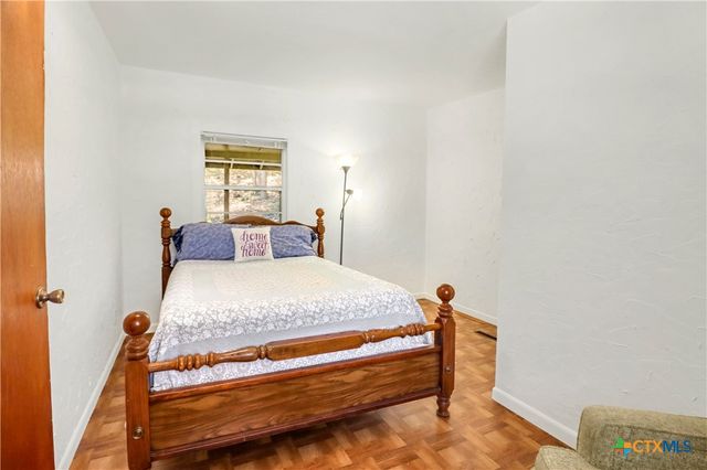 1300 Keller Lane, Seguin, TX 78155