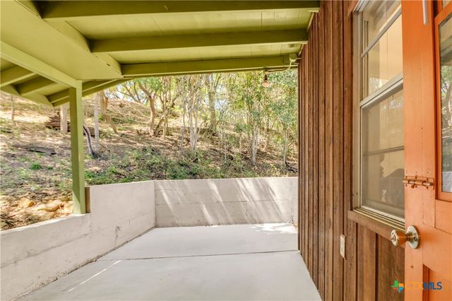 1300 Keller Lane, Seguin, TX 78155