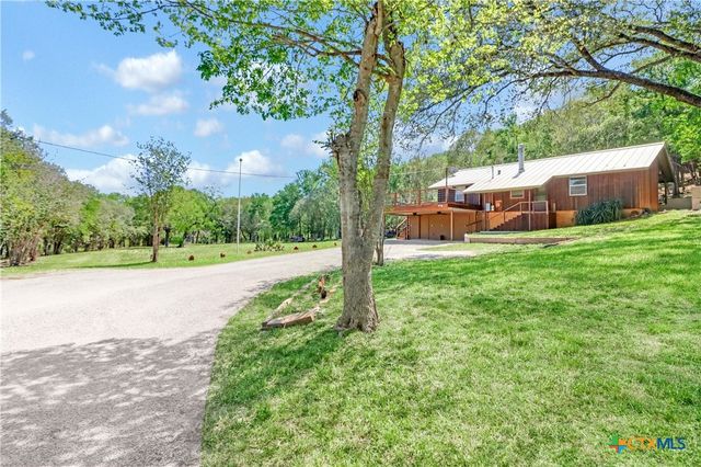 1300 Keller Lane, Seguin, TX 78155