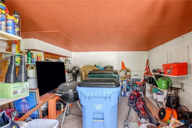 1300 Keller Lane, Seguin, TX 78155