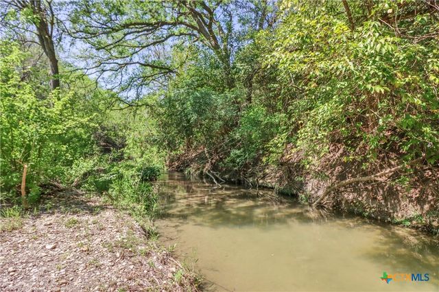 1300 Keller Lane, Seguin, TX 78155