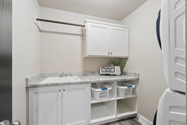 W7006 VANESSA LANE, Greenville, WI 54942