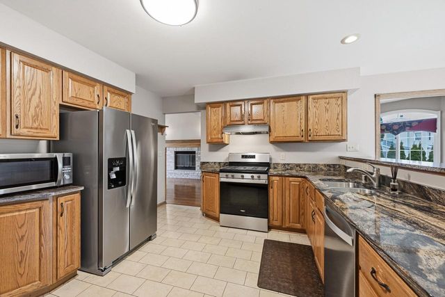 6815 Dory DRIVE, Franklin, WI 53132